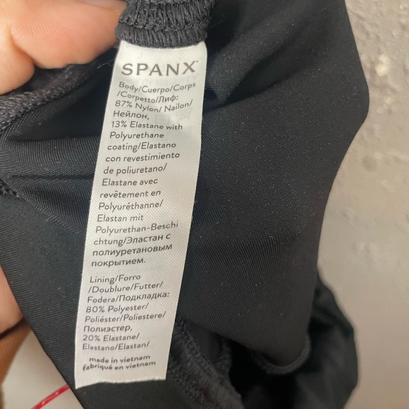 Spanx Faux Leather Camo Leggings in Black Size Small - Picture 9 of 11